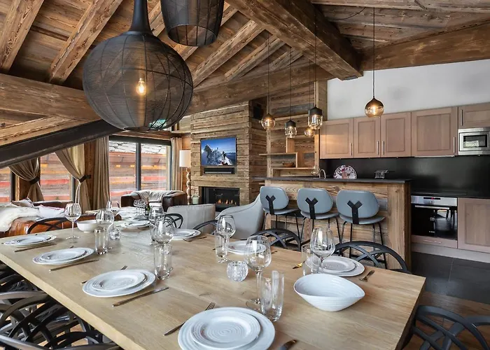 Chalet luxueux avec 5 chambres, hammam, cheminée et grande terrasse au cœur de Val d'Isère - FR-1-567-34