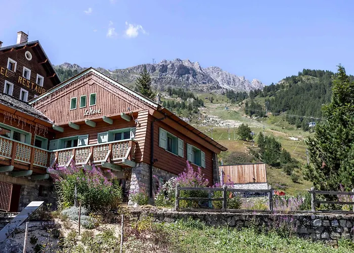 Chalet skis aux pieds avec piscine et sauna à Val-d'Isère - FR-1-567-126